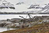 Restes d'une potence de levage - NY LONDON - SVALBARD (04-06-2018 / 10H15)
