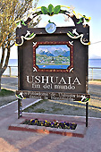 Panneau à l'entrée du port "Les habitants d'Ushuaia vous souhaitent la bienvenue" - Ushuaia - ARGENTINE