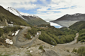 Le chemin du bout du monde et le lac "Escondido" vu du col "Garibaldi" - Ushuaia - ARGENTINE