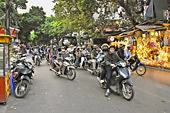Horde de millions de scooters dans les rues - Hanoï - Viêtnam
