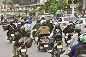 Horde de millions de scooters dans les rues - Hanoï - Viêtnam