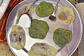 Crèpes à base de maïs sur le marché de "Coc Ly" à "Bac Ha" - Viêtnam
