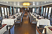 Salle de restaurant sur la jonque - Baie d'Halong - Viêtnam