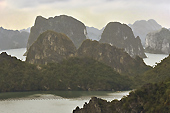 Derniers regards, il est l'heure de rentrer au port - Baie d'Halong - Viêtnam