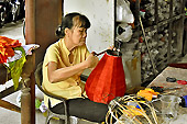 Fabrication des lampions viêtnamiens - Hoi An - Viêtnam