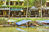 Quai de la rivière "Thu Bon" avec ses boutiques - Hoi An - Viêtnam