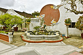 Bassin ornemental dans le temple de Phuoc Kien ou maison communale du "Fujian" à Hoi An - Viêtnam
