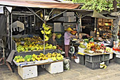 Magasin de fruits et légumes dans une rue - Hoi An - Viêtnam