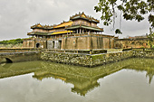 Entrée de la citadelle - La porte du midi (Ngo Mon) avec dessus le palais Ngu Phung - Hué - Viêtnam