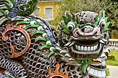 Sculpture en porcelaine d'un dragon dans la Cité Impériale - Hué - Viêtnam