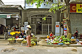 Commerçants dans une rue de la vieille ville de Hué - Viêtnam