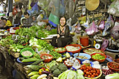 Épicerie dans un marché de la vieille ville de Hué - Viêtnam