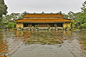 Troisième cour avec le temple du Culte du roi - Tombeau de Minh Mang - Hué - Viêtnam