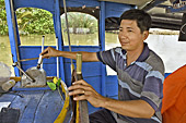 Nouveau bateau, nouveau pilote, reprise de la navigation sur les bras du Mékong - Ben Tre - Viêtnam