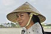 Notre guide pendant la navigation sur le bras du Mékong, Ben Tre Vung Tau - My Tho - Viêtnam
