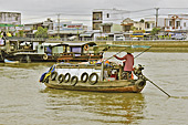 Navigation au milieu du marché flottant de Cai Rang - Can Tho - Viêtnam