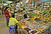 Stand alimentaire dans le marché Binh Tây - Hô Chi Minh-Ville - Viêtnam