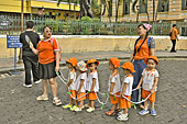 Groupe d'enfants venu visiter la poste centrale de Saïgon pour Noël - Hô Chi Minh-Ville - Viêtnam